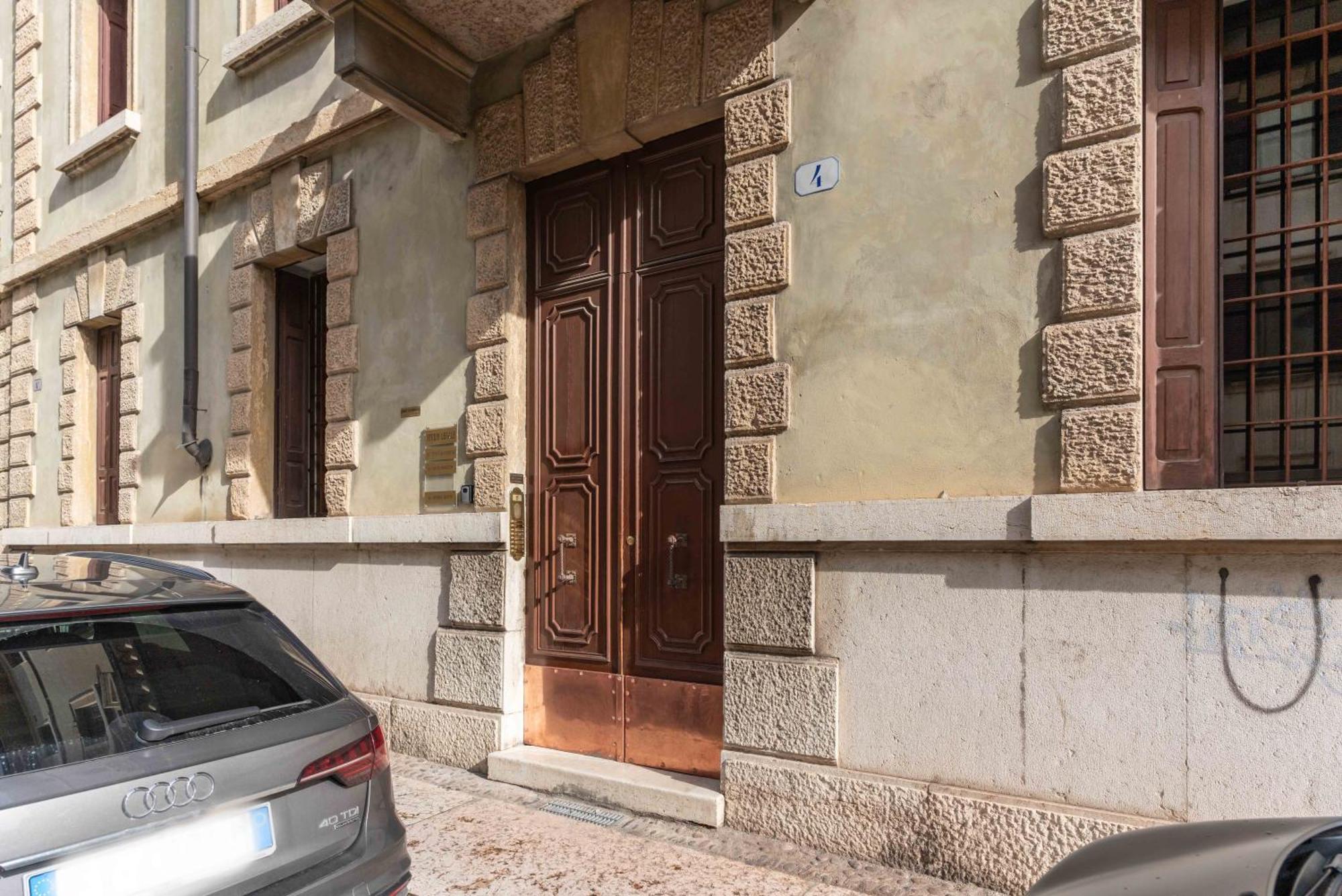 شقة -Near Arena & Parking - Pet Friendly Historical Arena Palace فيرونا المظهر الخارجي الصورة